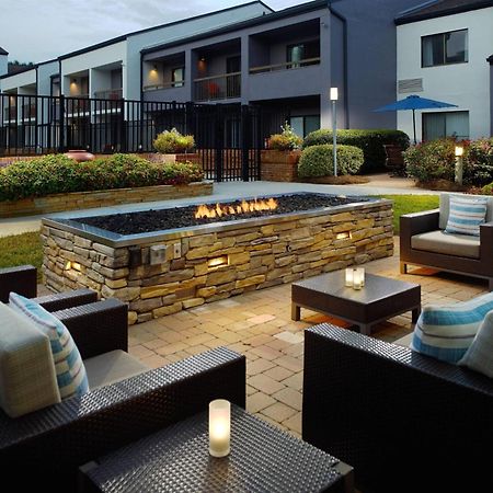 Hotel Courtyard By Marriott Raleigh Midtown Exterior foto