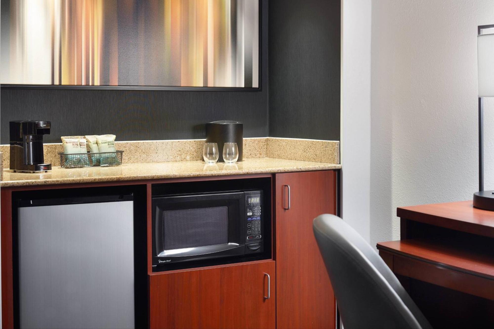 Hotel Courtyard By Marriott Raleigh Midtown Exterior foto
